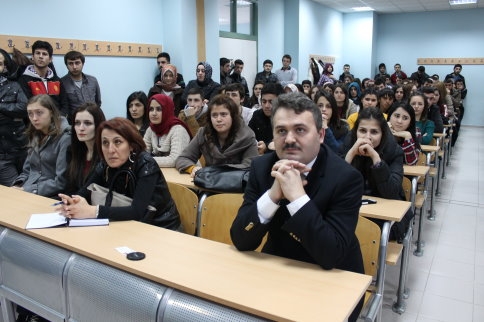 Akyazı MYO Öğrencilerine Girişimcilik Ve Mesleki Uygulama Eğitim Semineri Verildi