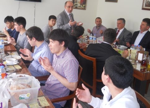 Hacı Kemal Erimez Yurdu Kazakistanlı Öğrencileri Ağırladı