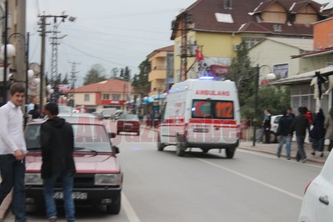 Akyazı Batakköy caddesinde trafik kazası