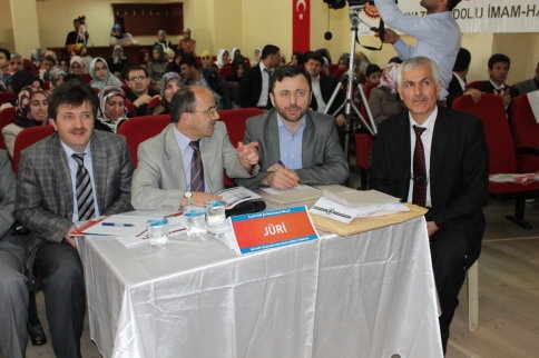 ARAPÇA BİLGİ VE ETKİNLİK YARIŞMASI DÜZENLENDİ