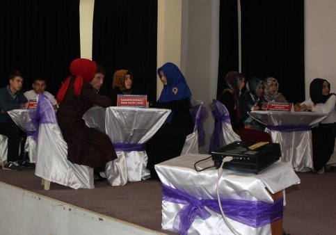 ARAPÇA BİLGİ VE ETKİNLİK YARIŞMASI DÜZENLENDİ