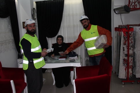 Akyazı’da Beşir Derneği Kitap Dağıttı