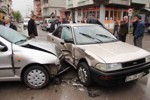 Akyazı Yeni Camide Kaza