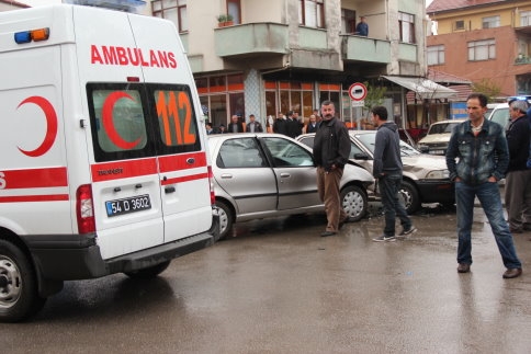 Akyazı Yeni Camide Kaza
