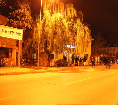 Alkollü Şahıslar Taşkınlık Yapınca Soluğu Karakolda Aldılar