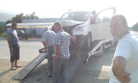 Akyazı ilçesi Kuzuluk Beldesi Yazaki Caddesinde trafik kazası meydana geldi.