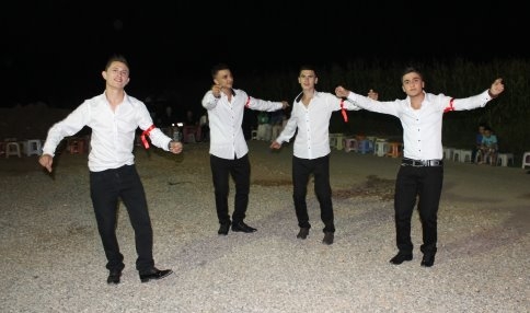 Gençler Asker Eğlencesinde Çoştu