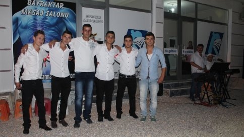 Gençler Asker Eğlencesinde Çoştu