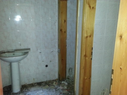 Mescit Harabeye Döndü