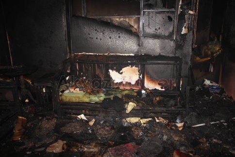 Prefabrik Ev Kül Oldu