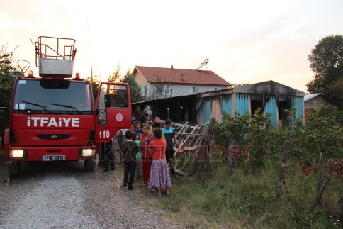 Prefabrik Ev Kül Oldu