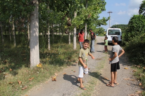 Önce Çaldılar Sonra Parçaladılar
