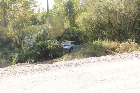 Otomobil Şarampole Uçtu