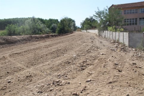 Akyazı Belediyesinden Kilitli Parke ve Dolgu Çalışması