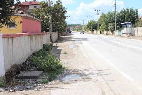 Kaldırım Çalışması 1 Senedir Bitirilemedi