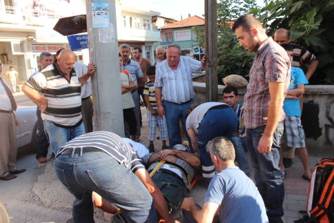 İki Motosiklet Kafa Kafaya Çarpıştı