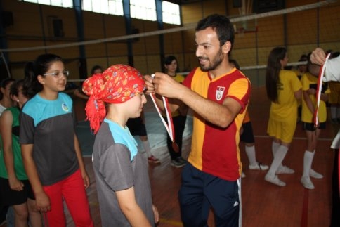 Yaz Spor Okulları Voleybol Turnuvası Final Maçları Yapıldı