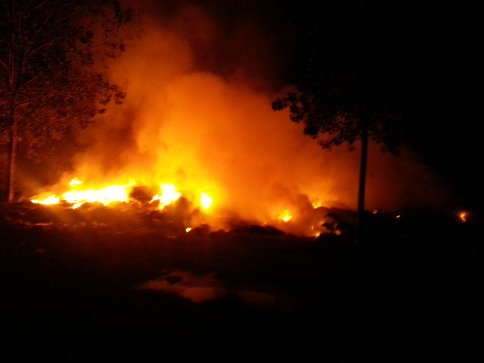 Akyazı Çöplüğü Kenarında Yangın