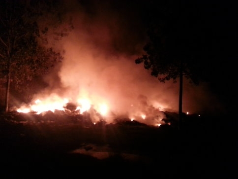 Akyazı Çöplüğü Kenarında Yangın