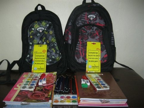 Belediye’den Okul Kıyafeti Ve Kırtasiye Yardımı