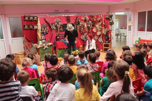 Cumhuriyet Ana Okulunda Tiyatro