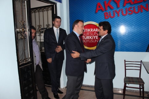 Emniyet Müdüründen Ak Partiye İadeyi Ziyaret