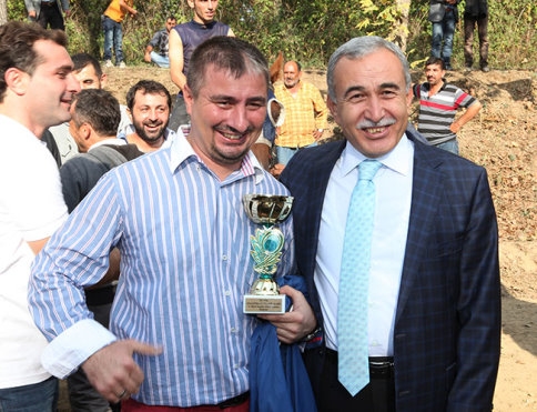 Yeni Atıyla İlk Kupasını Aldı