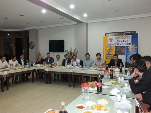 Ak Parti Sakarya Gençlik Kolları Toplantısı Akyazı’da Yapıldı