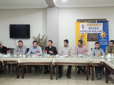 Ak Parti Sakarya Gençlik Kolları Toplantısı Akyazı’da Yapıldı