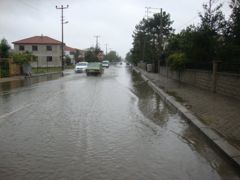 Bu Yola Yıllardır Çözüm Bulunamıyor