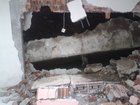 İstinat Duvarı Evin Üzerine Düştü