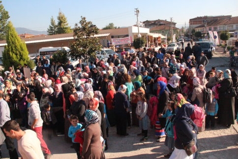 Milli Eğitim Müdürlüğü Önünde Eylem