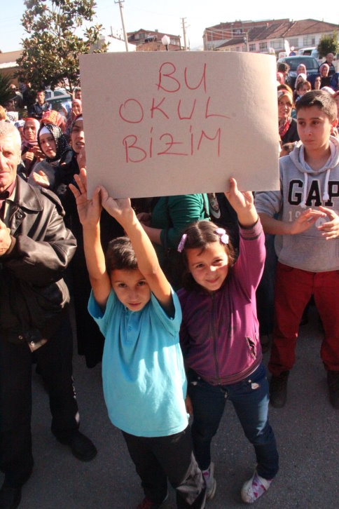 Milli Eğitim Müdürlüğü Önünde Eylem