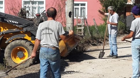 Akyazı Belediyesi Asfalt Yama Çalışmalarında Hız Kesmiyor