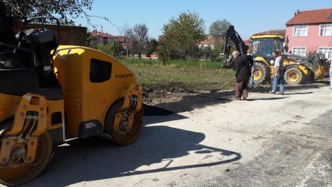 Akyazı Belediyesi Asfalt Yama Çalışmalarında Hız Kesmiyor