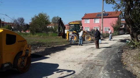 Akyazı Belediyesi Asfalt Yama Çalışmalarında Hız Kesmiyor