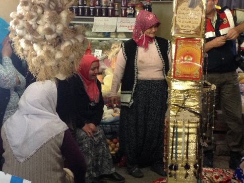 Oruçlu Kadın Pazaryerinde Hayatını Kaybetti 