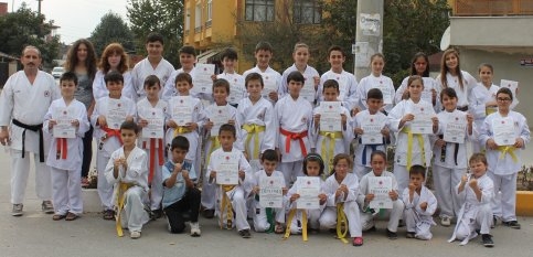 Karateciler Bir Araya Gelerek Bayramlaştı