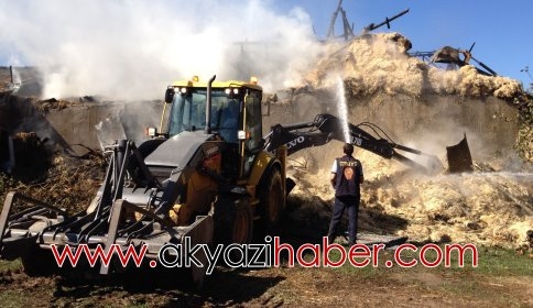Küçücek'te Samanlıkta Çıkan Yangın Korkuttu