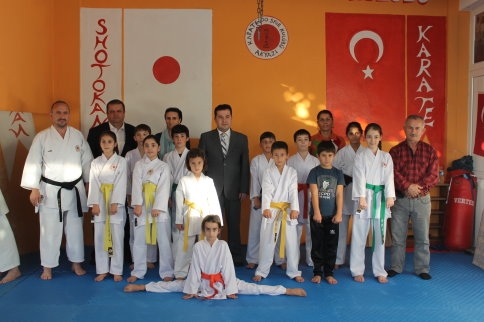 Kaymakam Bı Karatecileri Ziyaret Etti