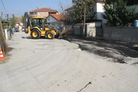 Akyazı’da Asfalt Yama Hız Kesmiyor