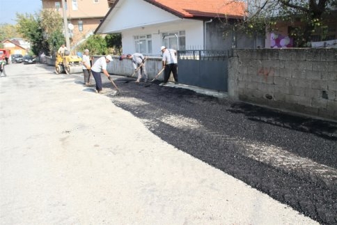 Akyazı’da Asfalt Yama Hız Kesmiyor