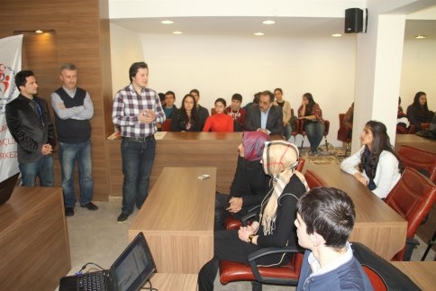 Akyazı Belediyesi Gençlik Meclisinden Davet