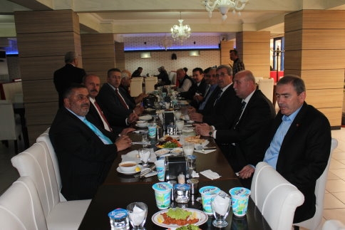 Aday Adayları Bir Arada