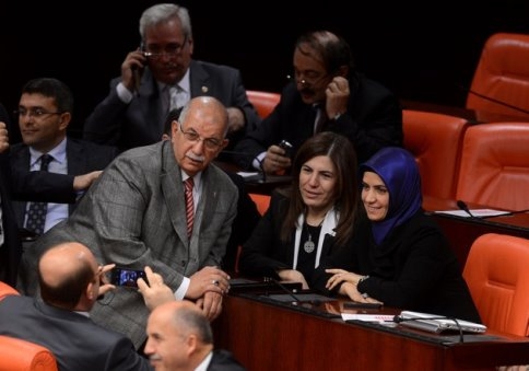 Başörtülü Vekiller Mecliste