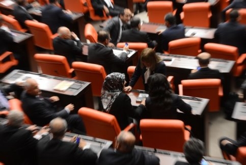 Başörtülü Vekiller Mecliste
