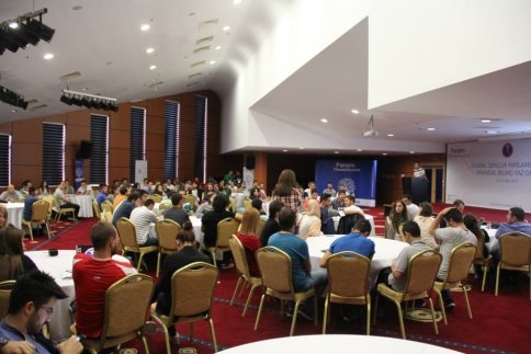 Akyazı Belediyesi Gençlik Meclisi Parlamentoda Sakarya’yı Temsil Etti