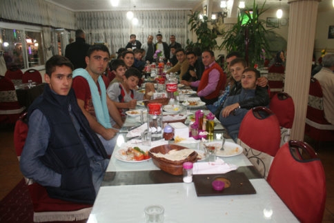 İş Adamı Tuna BECİT'TEN Moral Yemeği