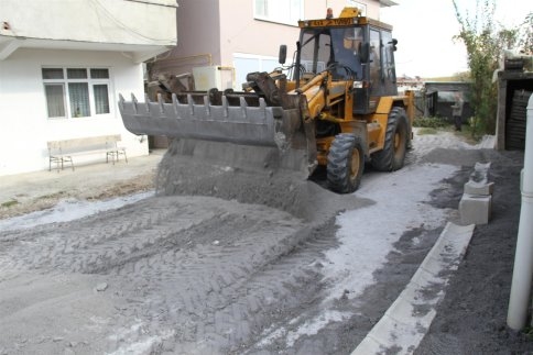 Akyazı Belediyesi  Örnek Sokak Çalışmalarına Devam Ediyor