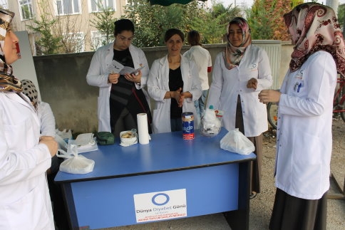 Diyabet günü kutlanıyor.